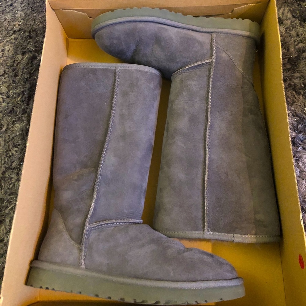 Gray tall Ugg boots
